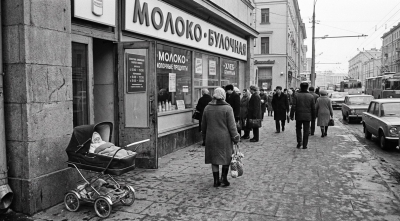&laquo;Рыжая тень&raquo; у советского гастронома / Почему осенью 1978 года московские мамы боялись оставлять коляски на улице