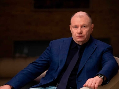 Дерипаска шевелит губами, Владимир Олегович включает глушилку