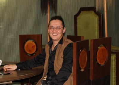 «Бурдрама защищает неприкосновенность родного языка»: Олег Юмов о гастролях в Монголии